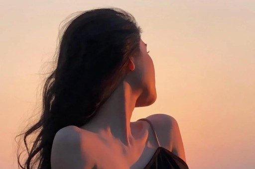 陪睡陪玩竟然只是冰山一角又有女星自曝圈内黑幕五十五岁了都不肯放过